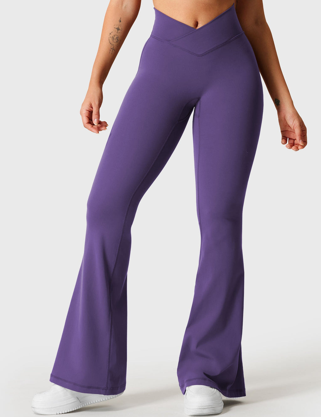 Leggings Acampanados CoreFlex con Cintura en V
