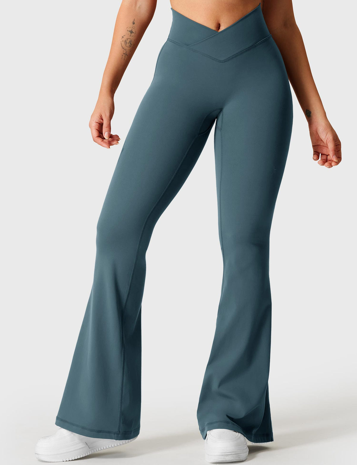 Leggings Acampanados CoreFlex con Cintura en V