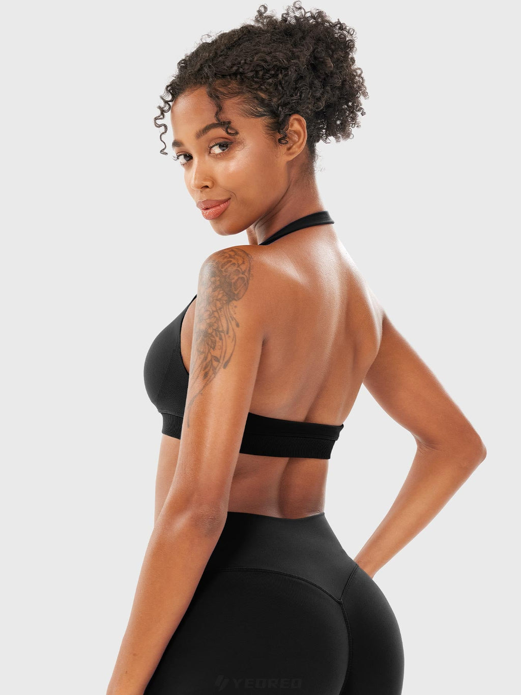 Sostén Deportivo CoreFlex Halter sin Costuras