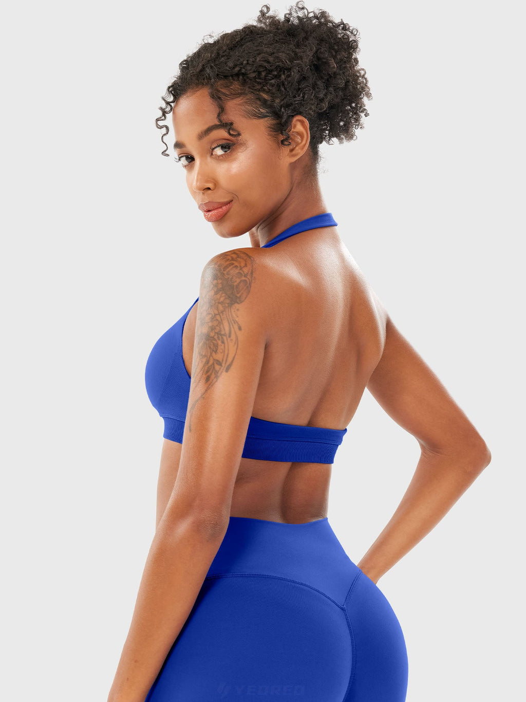 Sostén Deportivo CoreFlex Halter sin Costuras