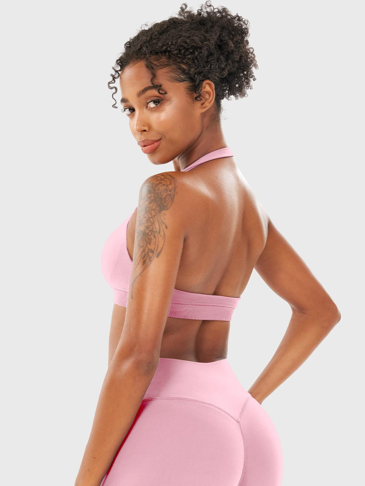 Sostén Deportivo CoreFlex Halter sin Costuras