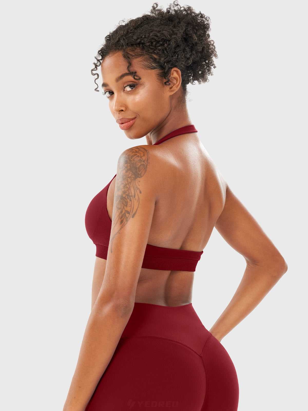 Sostén Deportivo CoreFlex Halter sin Costuras
