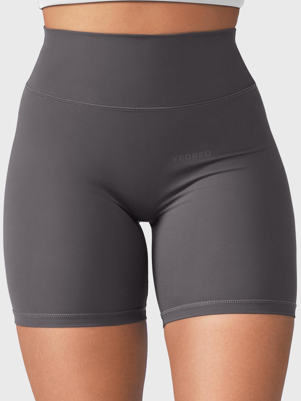 Short SoftHue de 6" con Fruncido