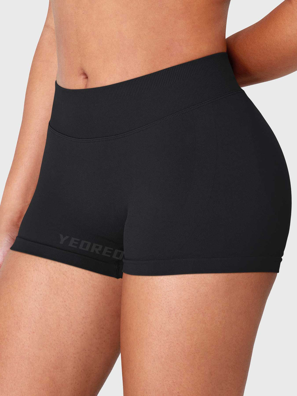 Short LuxFlow de 2.5" Invisible con Fruncido